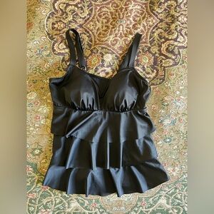 EUC Women’s Tiered Swimsuit Top, Black - Size 10 - Great Maternity Option